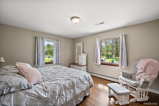 219 E Caledonia Street, Howell, MI 48843