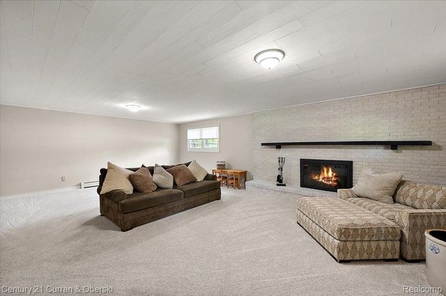 219 E Caledonia Street, Howell, MI 48843