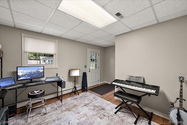 219 E Caledonia Street, Howell, MI 48843