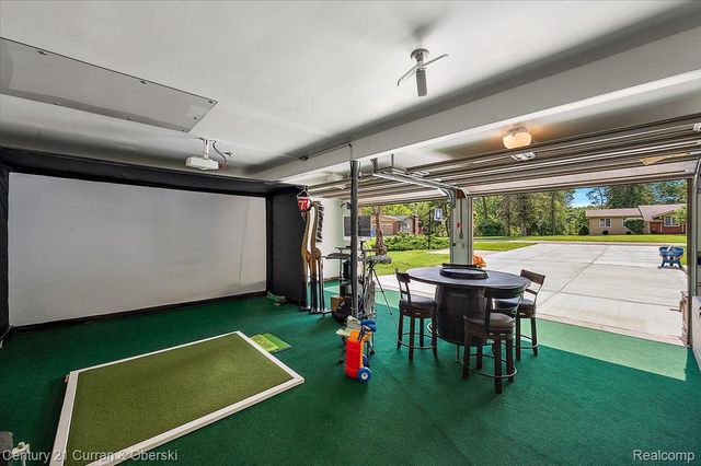 219 E Caledonia Street, Howell, MI 48843