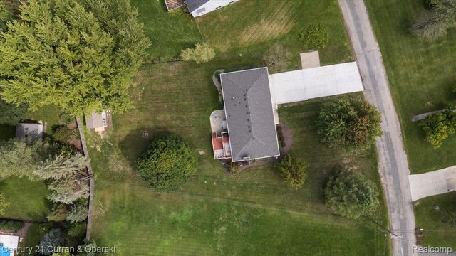 219 E Caledonia Street, Howell, MI 48843