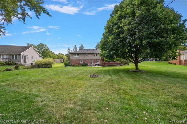 219 E Caledonia Street, Howell, MI 48843