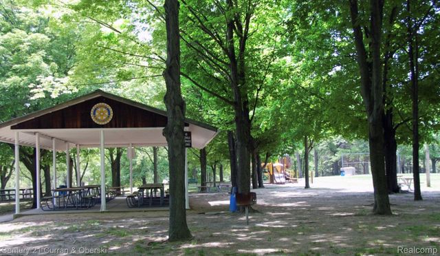 219 E Caledonia Street, Howell, MI 48843