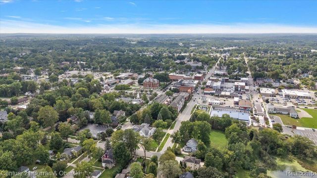 219 E Caledonia Street, Howell, MI 48843