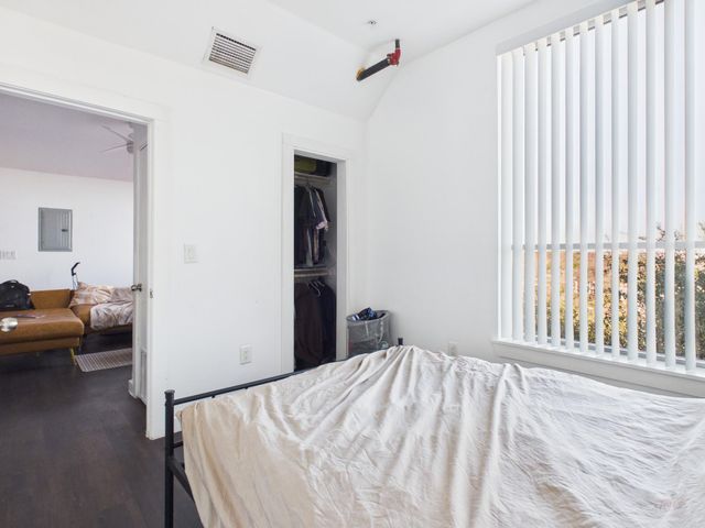 1010 W 26th ST 301, Austin, TX 78705