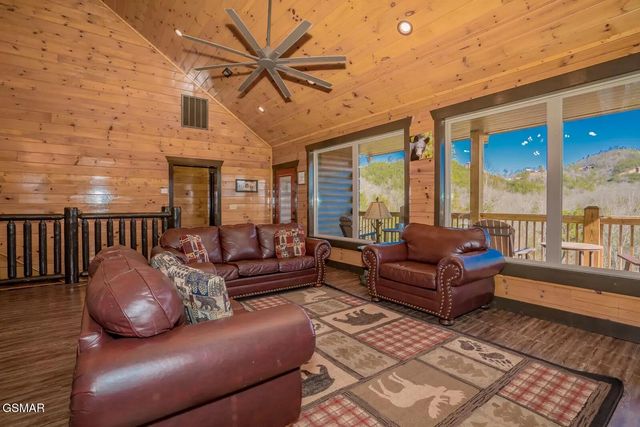 1740 Angela Starr Street, Sevierville, TN 37876