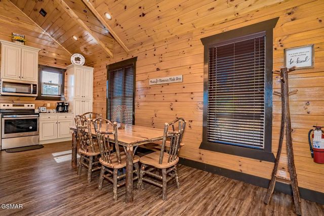 1740 Angela Starr Street, Sevierville, TN 37876