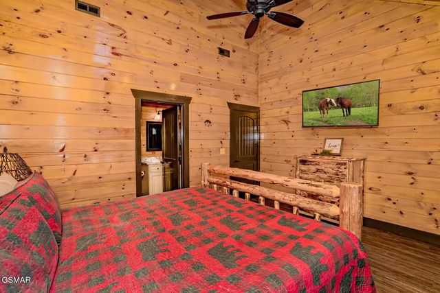 1740 Angela Starr Street, Sevierville, TN 37876