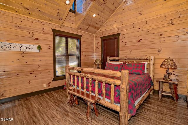 1740 Angela Starr Street, Sevierville, TN 37876