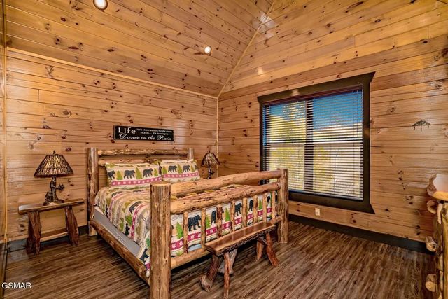1740 Angela Starr Street, Sevierville, TN 37876