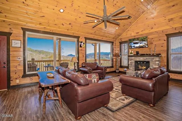 1740 Angela Starr Street, Sevierville, TN 37876