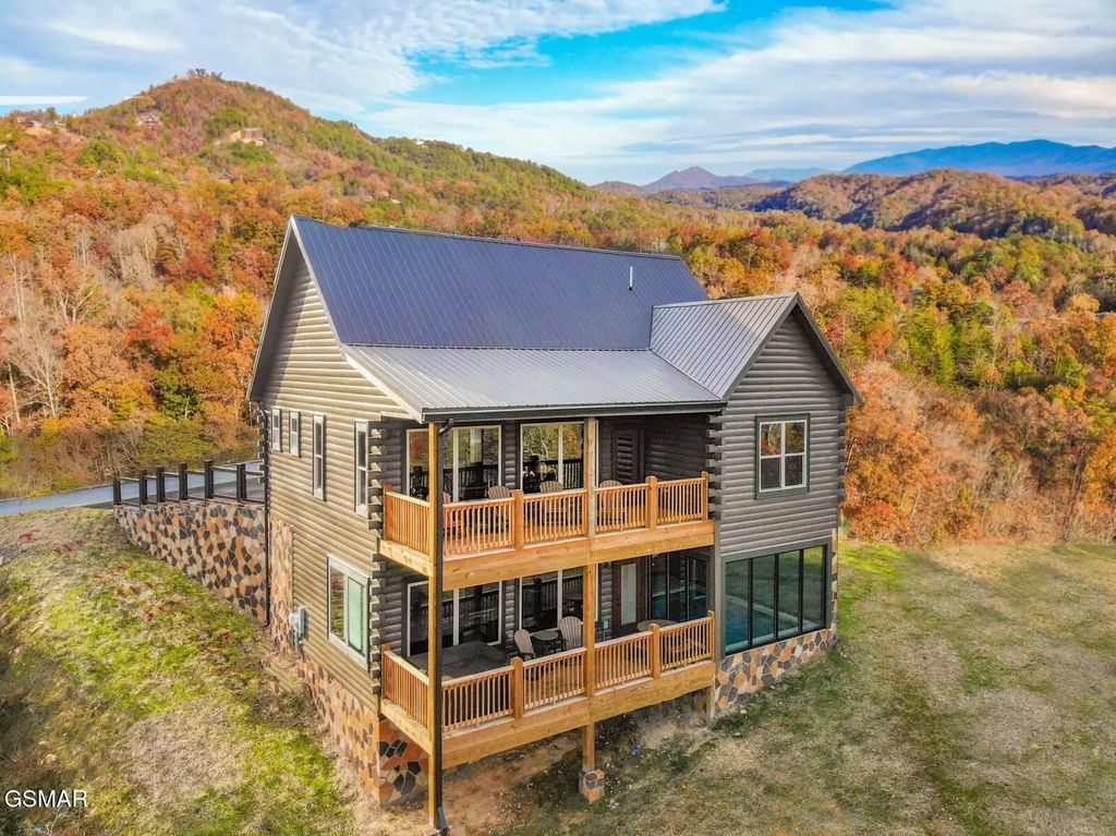 1740 Angela Starr Street, Sevierville, TN 37876