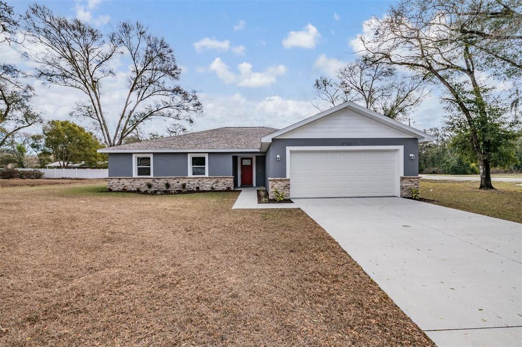 Image 5 of property listing at 11734 ORANGE COURT, Dade City, FL 33525