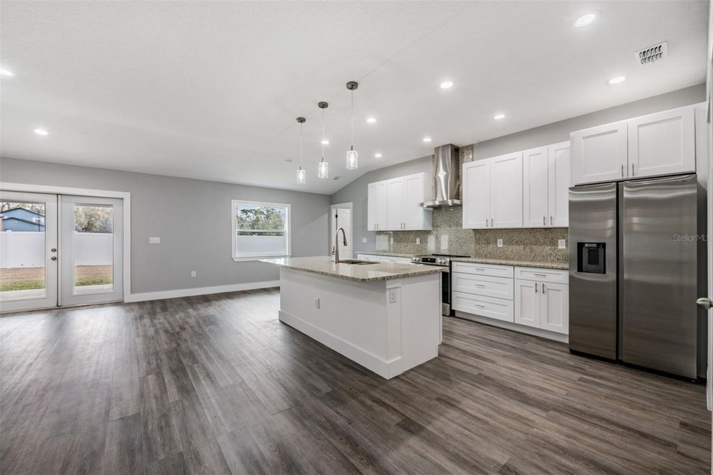 Image 8 of property listing at 11734 ORANGE COURT, Dade City, FL 33525