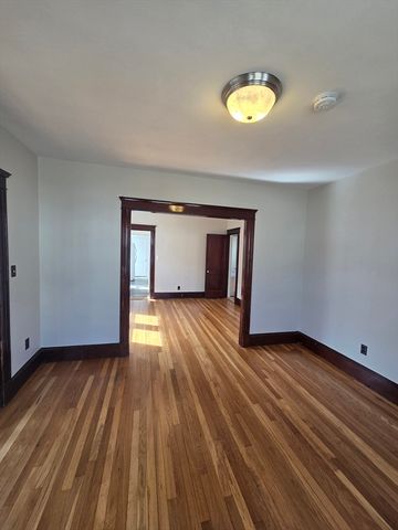 69 Barstow St 1, Salem, MA 01970