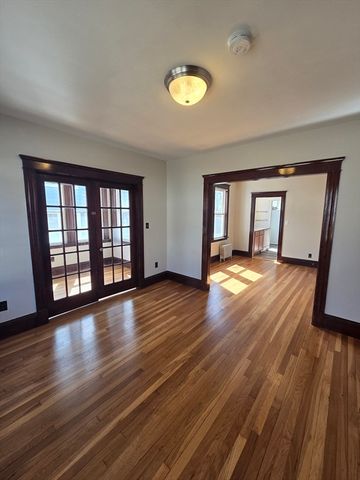 69 Barstow St 1, Salem, MA 01970