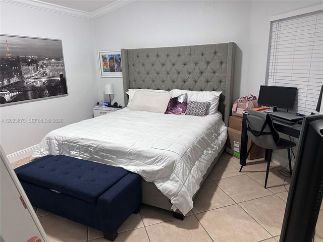 15205 SW 48th Ter H-80, Miami, FL 33185