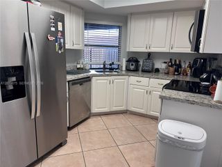15205 SW 48th Ter H-80, Miami, FL 33185