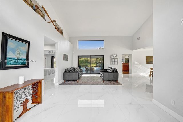 3071 Perriwinkle Cir, Davie, FL 33328