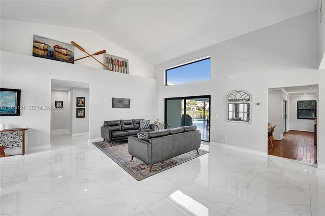 3071 Perriwinkle Cir, Davie, FL 33328