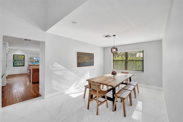 3071 Perriwinkle Cir, Davie, FL 33328