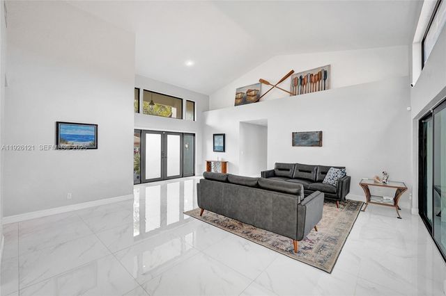 3071 Perriwinkle Cir, Davie, FL 33328