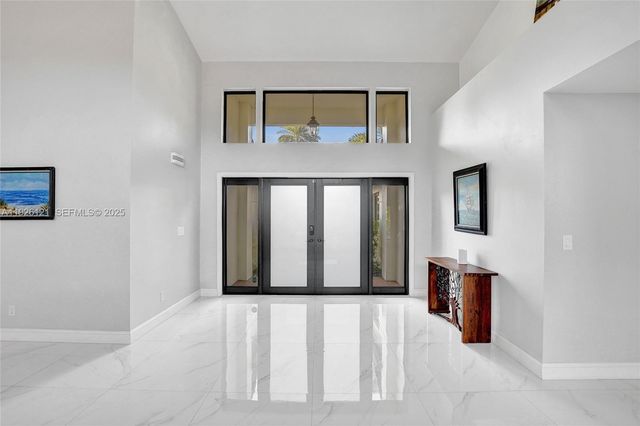 3071 Perriwinkle Cir, Davie, FL 33328