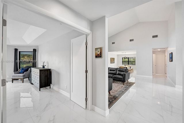 3071 Perriwinkle Cir, Davie, FL 33328