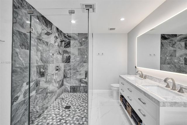 3071 Perriwinkle Cir, Davie, FL 33328