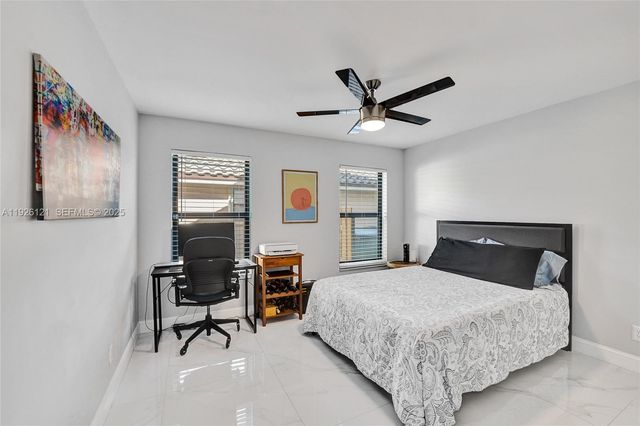 3071 Perriwinkle Cir, Davie, FL 33328