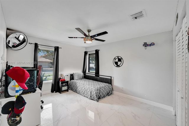 3071 Perriwinkle Cir, Davie, FL 33328