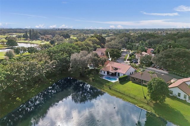 3071 Perriwinkle Cir, Davie, FL 33328