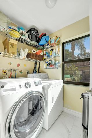 3071 Perriwinkle Cir, Davie, FL 33328