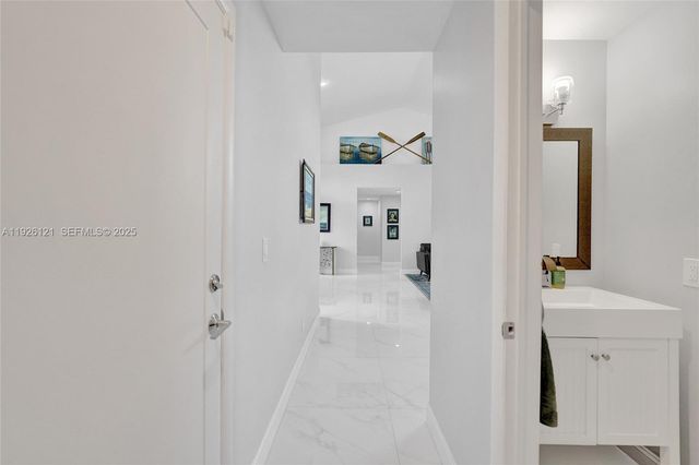 3071 Perriwinkle Cir, Davie, FL 33328