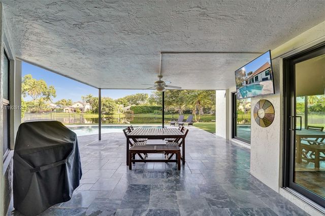 3071 Perriwinkle Cir, Davie, FL 33328