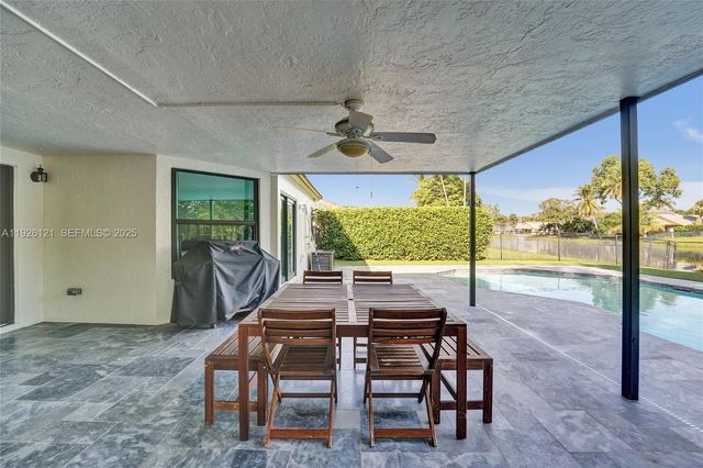 3071 Perriwinkle Cir, Davie, FL 33328