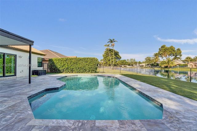 3071 Perriwinkle Cir, Davie, FL 33328