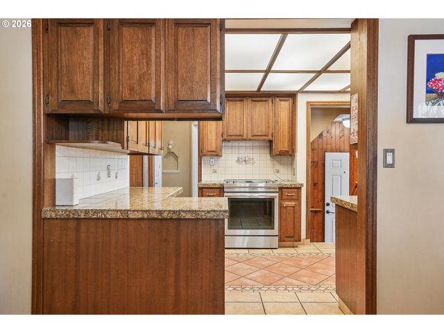 3404 Se WASHINGTON St, Portland, OR 97214