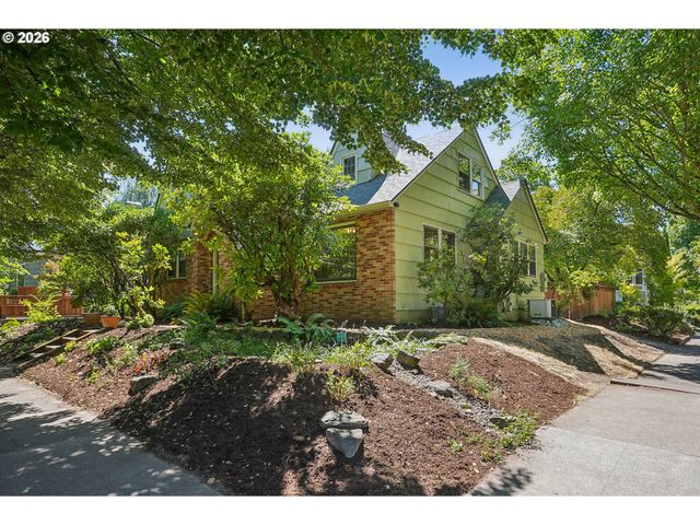 3404 Se WASHINGTON St, Portland, OR 97214