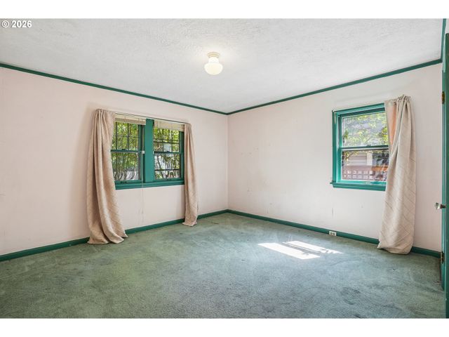 3404 Se WASHINGTON St, Portland, OR 97214