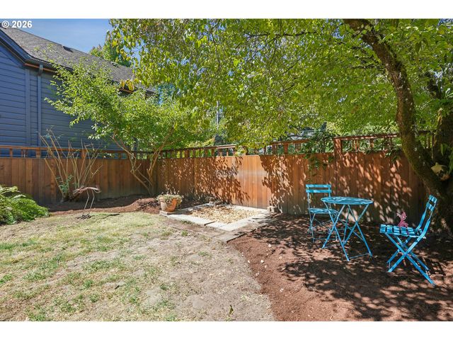 3404 Se WASHINGTON St, Portland, OR 97214