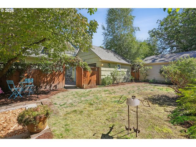 3404 Se WASHINGTON St, Portland, OR 97214