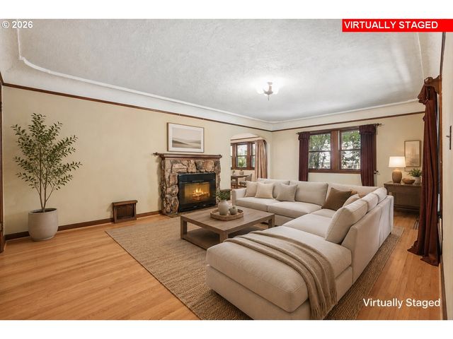 3404 Se WASHINGTON St, Portland, OR 97214