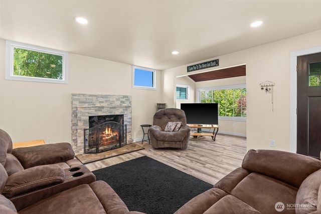 241 W Deyette Road, Shelton, WA 98584