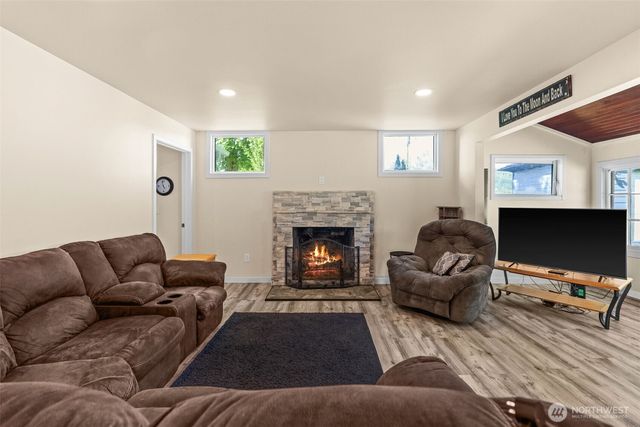 241 W Deyette Road, Shelton, WA 98584