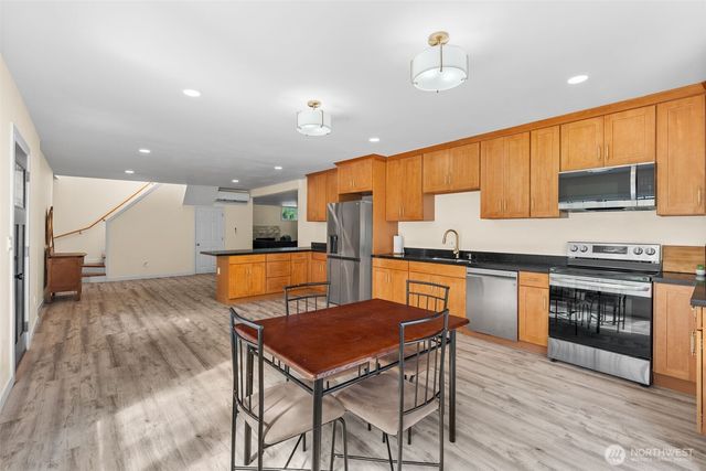 241 W Deyette Road, Shelton, WA 98584