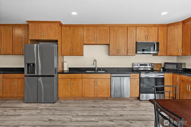 241 W Deyette Road, Shelton, WA 98584
