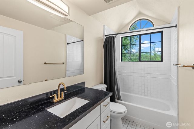 241 W Deyette Road, Shelton, WA 98584