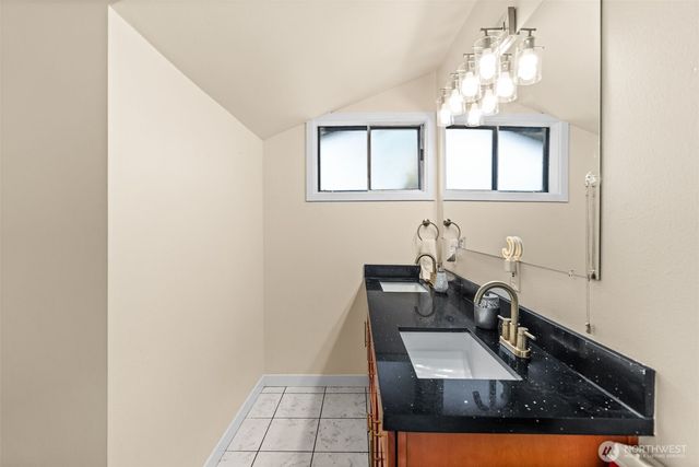 241 W Deyette Road, Shelton, WA 98584