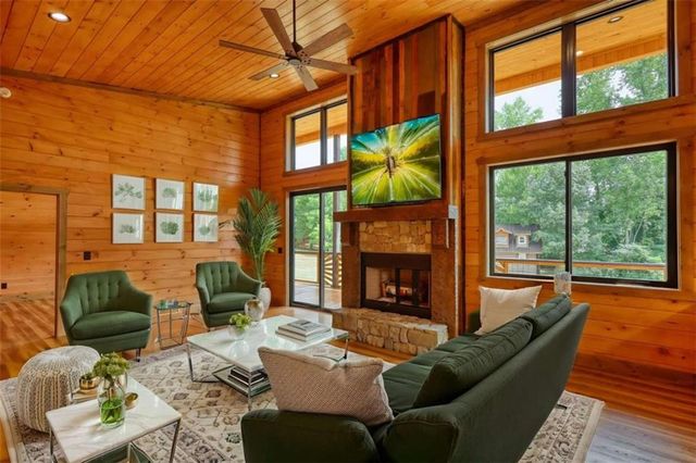 483 Church Street, Blue Ridge, GA 30513